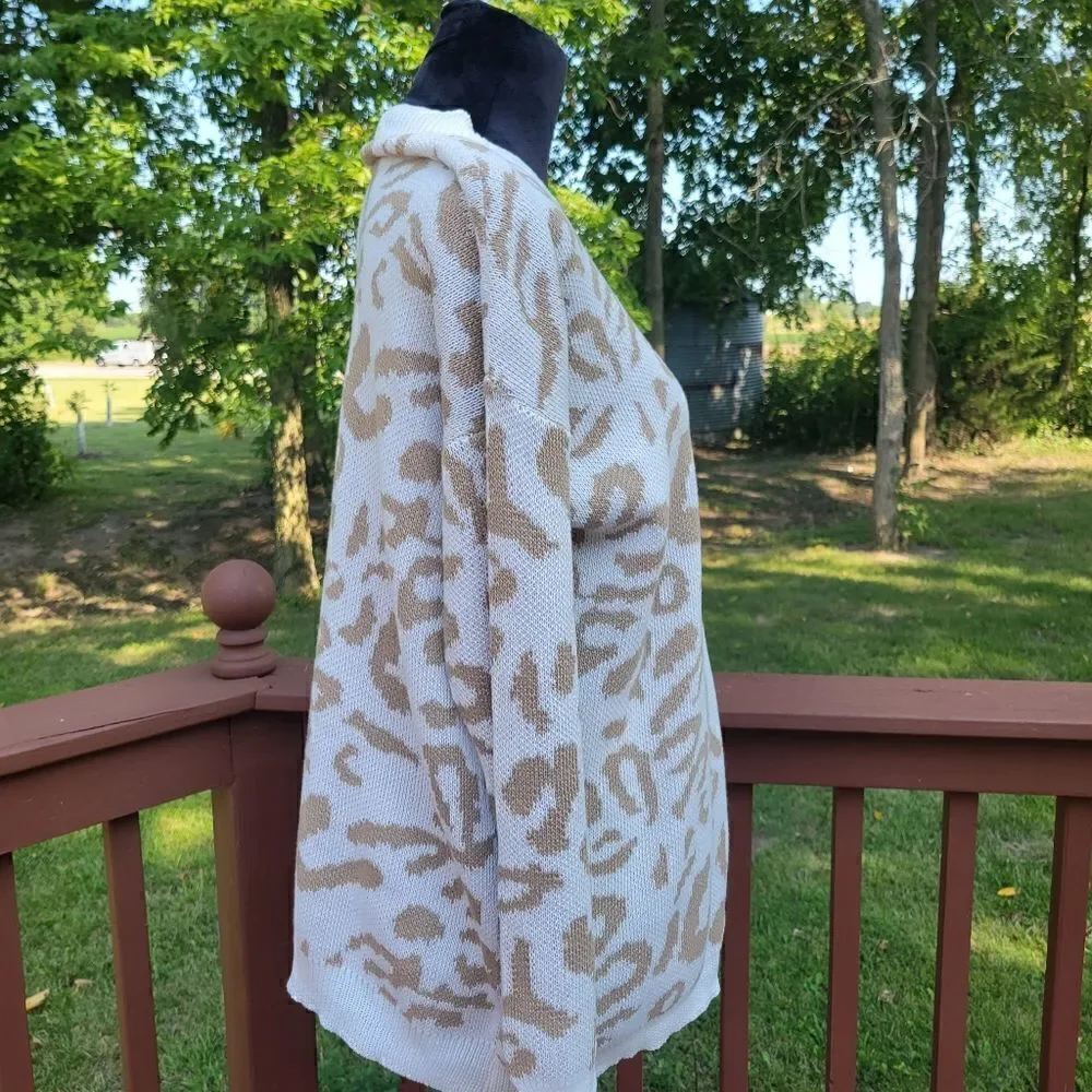 Vestidos Ladies  Khaki White Leopard Print Oversized  Crew Neck Sweater sz Med